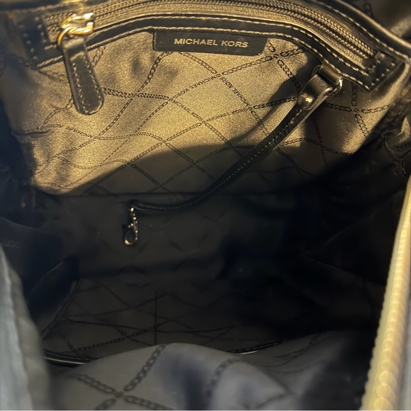 Michael Kors Rhea Medium Color-Block Signature Logo Backpack and Wallet - Picture 5 of 7